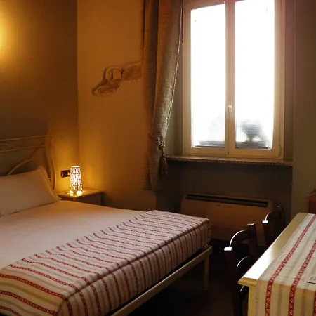 Alojamento de Acomodação e Pequeno-almoço In Centro Charme 4*